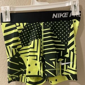 Nike Pro Printed Compression Shorts "Retro" Size Small-Women's